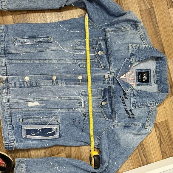Zara Men’s Sz M Jean Denim Jacket Critical Thinker So Many Choices Just Light - Picture 13 of 16